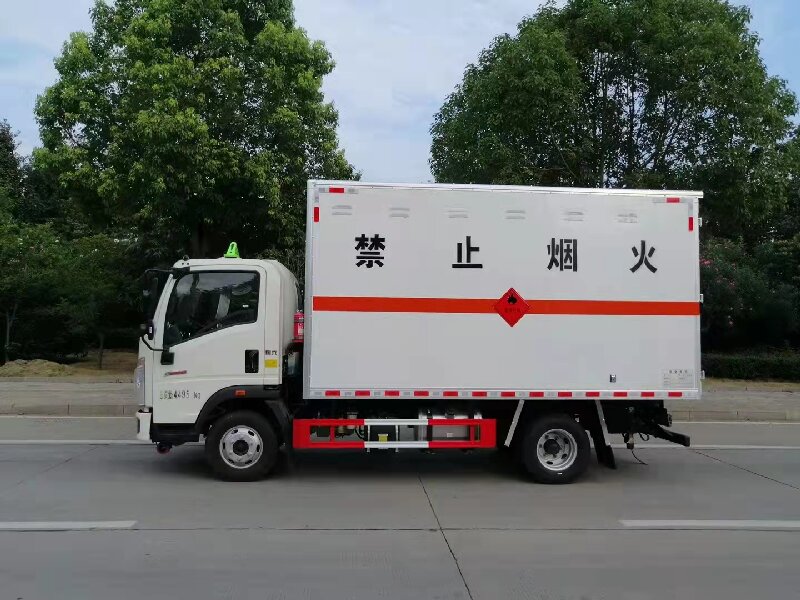 蘇州到德欽危險品運(yùn)輸